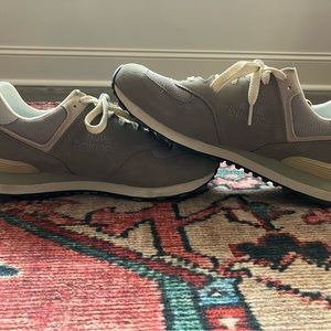 New Balance “Un-N-Ding”; size 10.5